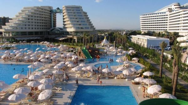 <br />
Отельеры Турции разъяснили, как туристы будут оплачивать «налог на проживание»<br />
