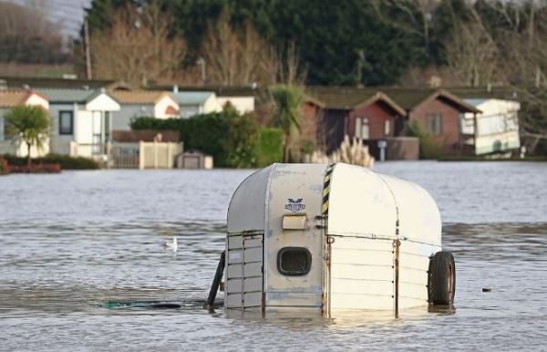 Юго-Восточная Англия переживает сильное наводнение: жители более 100 домов эвакуированы