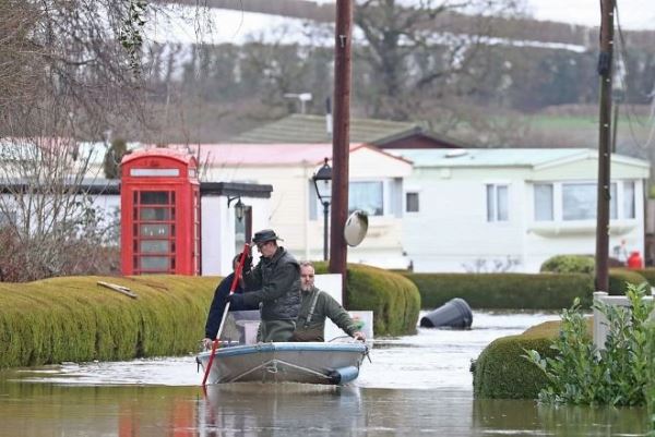 Юго-Восточная Англия переживает сильное наводнение: жители более 100 домов эвакуированы
