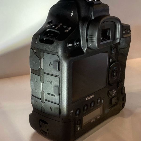 Canon 1DX Mark III получит 20 мегапиксельную матрицу