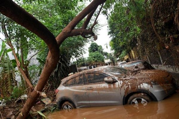 Возросло количество погибших в Джакарте: наводнение унесло уже 66 жизней